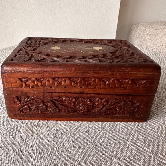 Vintage Hand-Carved Wooden Jewelry Box with Inlaid Floral Design 6x4" India - Picture 12 of 12